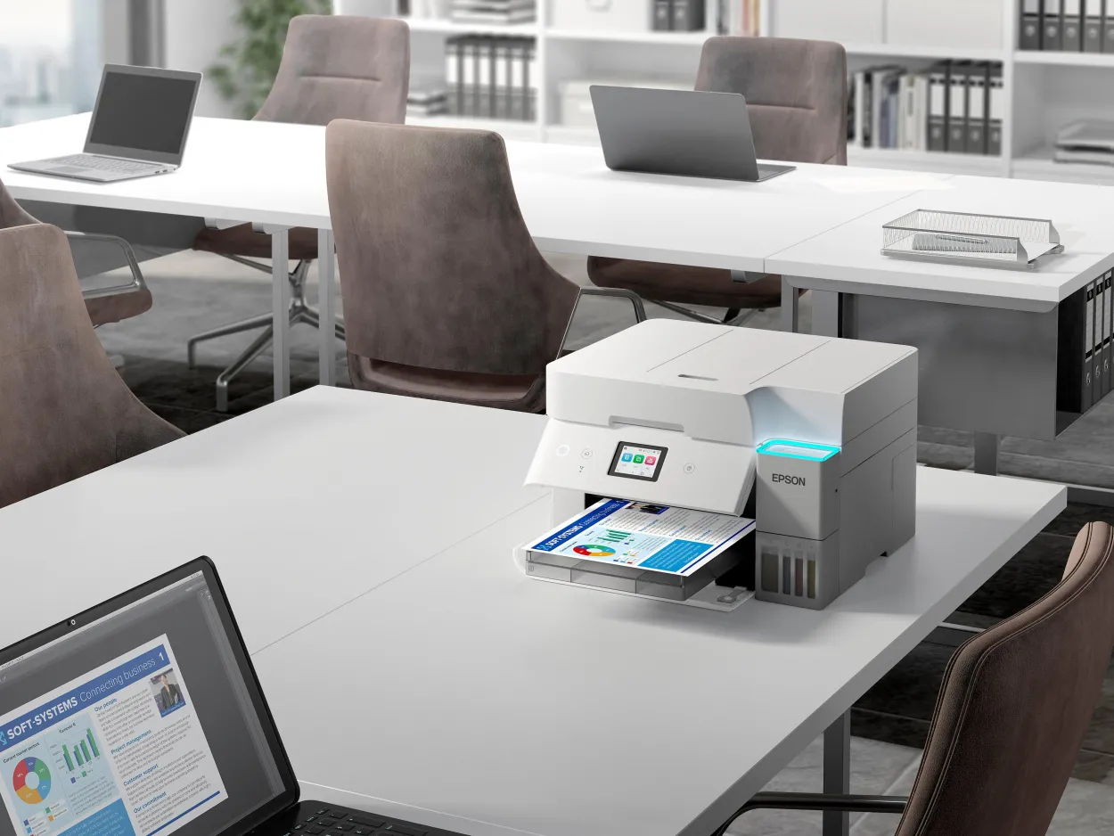 Solution d’impression A4 blanche EcoTank ET-4956 équipée d’une connexion Wi-Fi et de réservoirs d’encre, avec jusqu’à 3 ans d’encre inclus